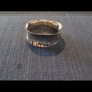 Bangle bracelet
